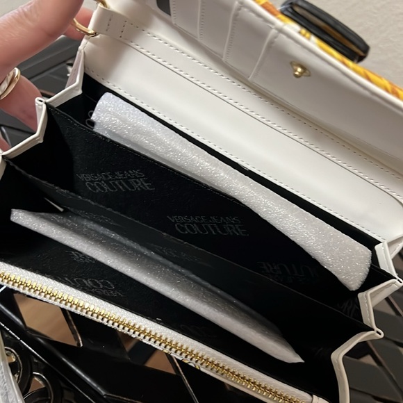 NWT Versace Jeans Couture Wallet on Chain - Picture 7 of 10